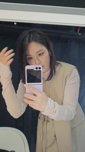 Shin A-young Instagram - 잘 지내고 있나요?