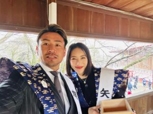 Shin Yazawa Instagram - ☆

2月2日節分豆まき

雪予報❄️
不安だった節分豆まき。
朝から雨で
雪が降らないといいなぁと思っていました
幸い最低気温が3℃だったので
近隣地域は雪にならず
豆まきの時間には雨上がりでした

足元が悪い中
多くの方に集まっていただきました
寒いなか有難う御座いました🫧

#2025節分
#豆まき
#2月2日
#ありがとうございました
#遠くまで届け
#たくさんの方へ
#届け
と願いました🫧
#福はうち
#パワー

#はるな愛 ちゃん
#魔裟斗 さん
#谷村有美 さん
#奈美悦子 さん
#泉あき さん

みなみなさま有難う御座いました♡