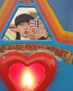 Shin Yeon-suh Instagram - 🌉 w Kewl Kids 🤪