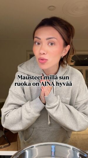 Shirly Karvinen Instagram - Mä vannon, et ei voi mennä pieleen jos teet nää stepit keittiössä. 👩🏻‍🍳