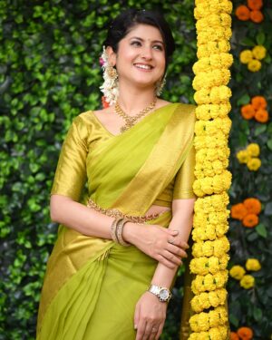 Shivani Sangita Instagram - Hoti hai pheelings 😜💚

Look for @chickpetdonnebiryanihouse_com 
Clicked by @sagarcreation142 
Makeup @makeupby_lucky 
Hair and draping @craftsby_amit