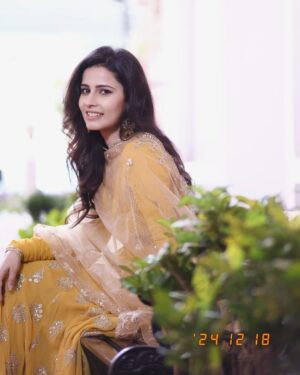 Shivani Tomar Instagram - “Traditional yet timeless 🌟”