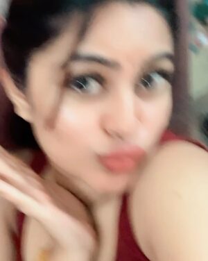 Shiyara Sharmi Instagram - unnal unnal 👀💖