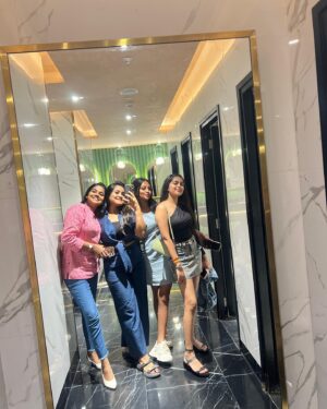 Shiyara Sharmi Instagram - #girlsdayout💕 

@shiyara.shalini @vj.narmadha @sai_rithu19