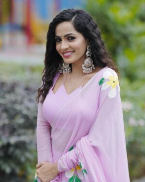 Shobha Shetty Instagram - 🩷🩷🩷🩷
.
.
.
Outfit @lepakshi_designerstudio 
PC @studios19_lsp 
Earrings @akshayjewels9 
.