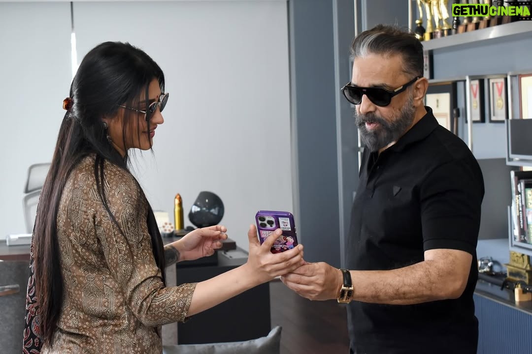 Shruti Haasan - 1.1 Million Likes - ❤️ appa
.
.
.
Missed you so much and so glad you’re back in Chennai
I laughed so much my stomach still hurts 😂🧿