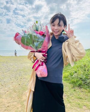 Shuri Instagram - 2024年もありがとうございました🙇‍♀️
たくさん皆様にお会いできてとても
幸せな一年でした。

来年も、
ひとつひとつ、
頑張りますので
どうぞよろしく
お願いいたします🐍🙇‍♀️