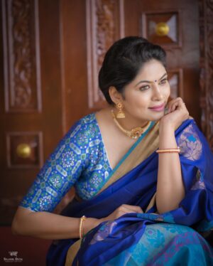 Shweta Shinde Instagram - 💙

Day 7
Colur -  Blue 

Makeup by : @sajjanadutal_official @vinuda_makeover 
Asist by : @_unique_girl_1008 

Click by : @frames_by_candid_katha  @just_amar717 

Location : @photowadi_studio_satara 

Jewellery : @rutvi_cosmetic_and_imitation 

#trending #navratr #festival #actress #zeemarathi #instagood #instagram