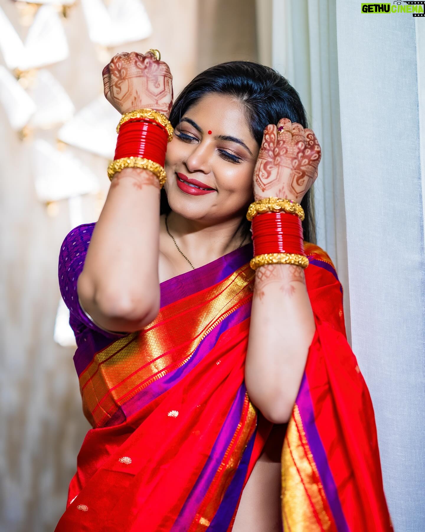 Shweta Shinde - 6.4K Likes - Wearing paithani for karwachauth celebrations
Blending culturesā¤ļø
PC : @thephotowala