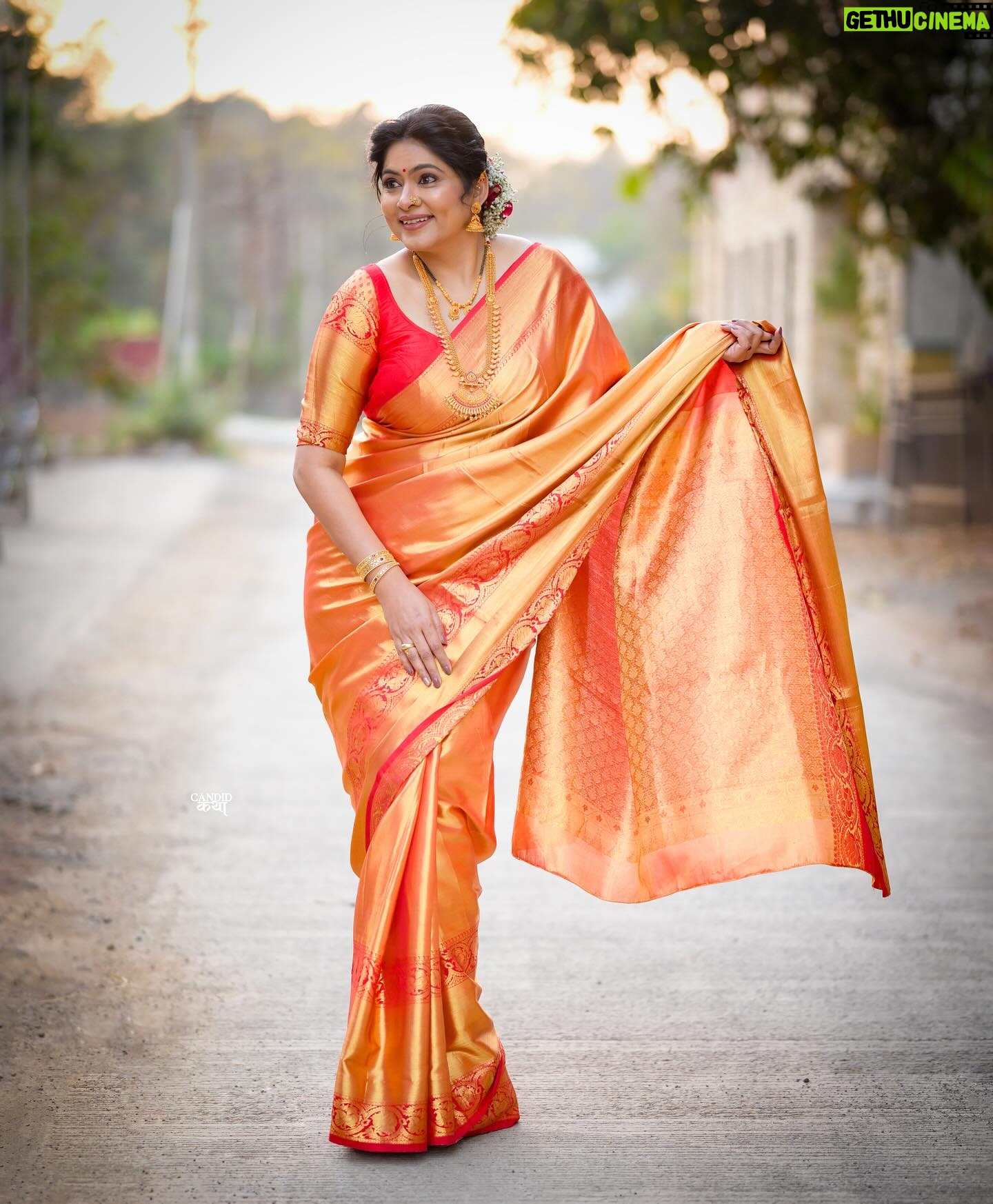 Shweta Shinde - 8.7K Likes - Golden glowāØ
PC : @frames_by_candid_katha
MUA : @sajjanadutal_official