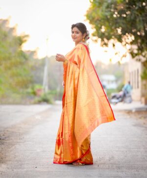 Shweta Shinde Instagram - Golden glow✨

PC : @frames_by_candid_katha 
MUA : @sajjanadutal_official