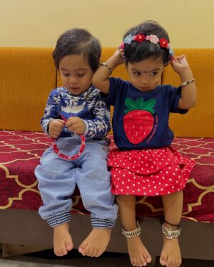 Shwetha Bandekar Instagram - KS Twins wishing u a merry Christmas 🎅