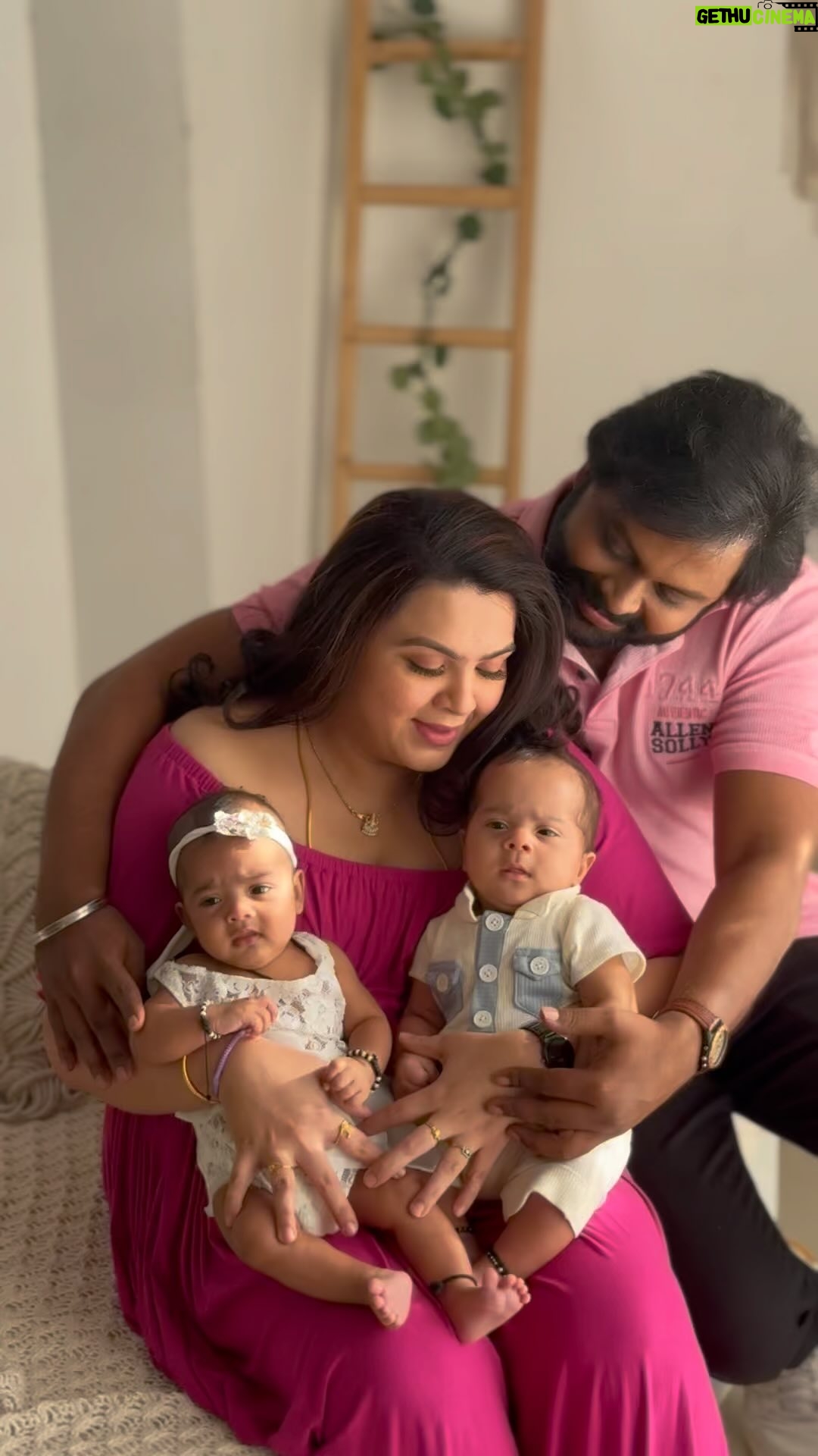 Shwetha Bandekar - 102.1K Likes - தாயான தாய் இவரோ
தங்கரத தேரிவரோ #babyphotography #twinsbabyboyandgirl #newbornphotography #babyboy #photography #babygirl #newborn #newbornphotographer #photographer #familyphotography #babyphotographer #babylove #babies #love #family #photoshoot #photooftheday #babyfashion #babyshower #l #momlife #kidsphotography ##babymodel #portraitphotography #newbornphotos #newbornbaby #babyboy #twins ♥️