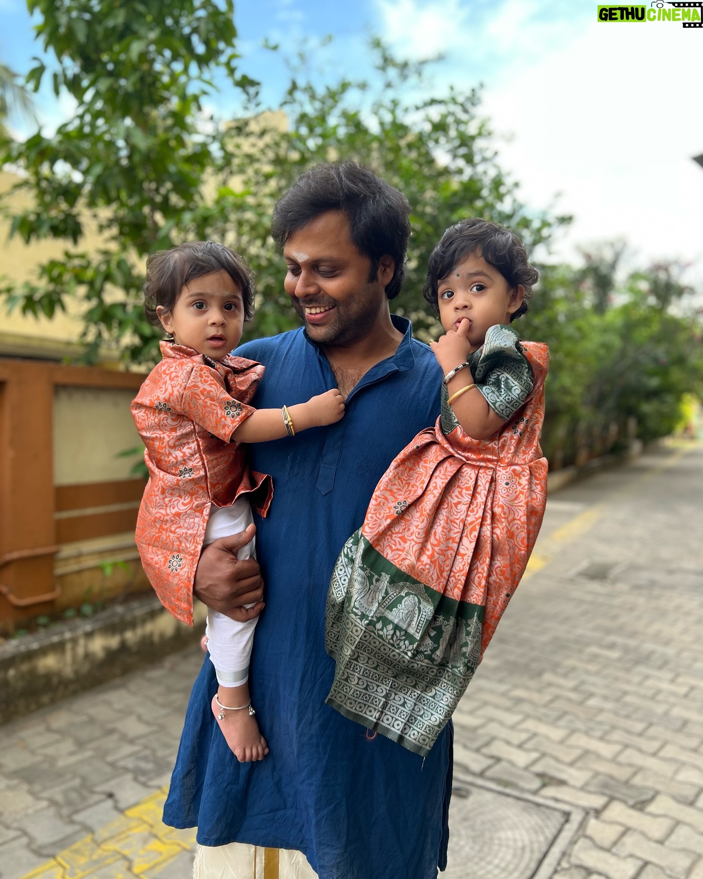 Shwetha Bandekar - 7.4K Likes - “Let’s celebrate this Pongal with hearts full of gratitude and joy.”
Dress @mugil.fashions
Shot by @alexbrotus
#shwethabandekar #sb #reelsinstagram #reelitfeelit #comedy #contentcreator #husbandandwife #twinmom #crazyme #momlife #kstwins #cutebaby #kridhankrishna #sarvashri #happyus #pongal #celebration #festivevibes #festivewear #pongalspecial #pongal2025
#Pongalopongal #mugilfashions