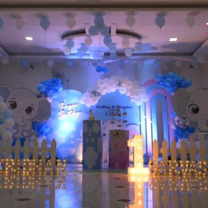 Shwetha Bandekar Instagram - Random birthday pics ❤️❤️❤️❤️❤️
.
Decor @best_event_entertainments 
Photography @jaihindh_photography 
Family combo dresses from @frontiers_fashion_lounge 
Organised and managed by @sparkling_starz_events & @rajesh_chandrasekaran__ 

#shwethabandekar #sb #kstwins #birthdaycelebration #twinbirthday #happyus #positivevibes #love #twinmom #happybirthday #twins #firstyearbirthday #celebration #twindad #instalove #instafashion #bluetheme