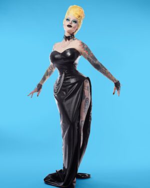 Sigourney Beaver Instagram - 🦋⛓️🦋⛓️🦋⛓️🦋⛓️🦋

🦋photo by @ericrichardmagnussen 
🦋hair from @dragbychariel 
🦋outfit by me