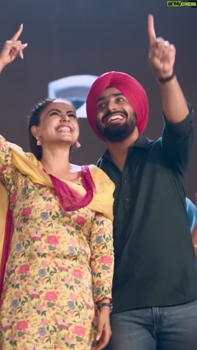 Simi Chahal - 44.8K Likes - ਮੁੱਢ ਤੋਂ ਆਪਾਂ ਅੱਡ ਰਾਹਾਂ ‘ਤੇ ਚੱਲੇ ਆਂ ਸੱਜਣਾ !
ਏਸੇ ਕਰਕੇ ਕੁੱਲ ਦੁਨੀਆਂ ‘ਤੇ ਕੱਲ੍ਹੇ ਆਂ ਸੱਜਣਾ !
ਕ਼ਾਬਿਲ ਹਾਂ ਜਾਂ ਨਹੀਂ ਪਰ ਬੜੇ ਅਵੱਲੇ ਆਂ ਸੱਜਣਾ !
𝓐𝔀𝓪𝓵𝓵𝓪 𝓐𝓻𝓪𝓼𝓽𝓾 : 𝐇𝐨𝐬𝐡𝐢𝐚𝐫 𝐒𝐢𝐧𝐠𝐡 #awallaarastu #hoshiarsingh #simichahal #satindersartaaj (In Cinemas📽️now)