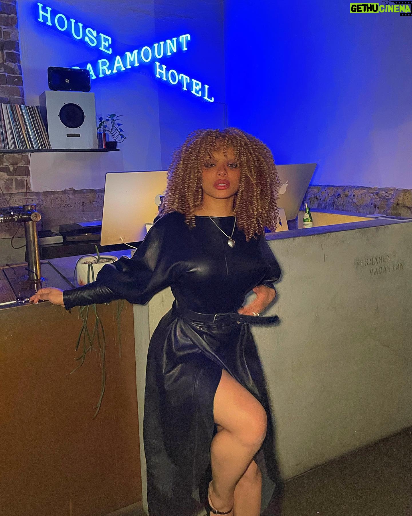 Sisi Stringer - 3 Likes - @bassike excellence in black