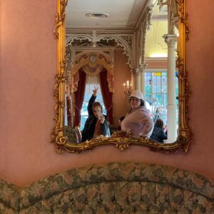 Sisi Stringer Instagram - Sisi and Keeley colonise America (mirror selfies only)