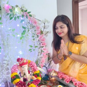 Smita Shewale Instagram - आमच्या घरचा बाप्पा 🙏🙏🙏
#गाणं #ganpatifestival #graceful #gratitudeattitude #motivation #happiness