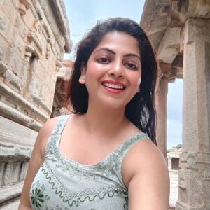 Smita Shewale Instagram - Perfectly imperfect 😇💫🎉💪🧿
 Yes, I am 😁...💃💃🧿
#trendingnow #trvavaling #happiness #gratitudeattitude #reelsinsta #TravelVibes