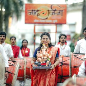 Smita Shewale Instagram - आस लागली तुझ्या दर्शनाची
तुला डोळे भरून पाहण्याची
कधी उजाडेल ती सोनेरी पहाट
गणराया तुझ्या आगमनाची…
सर्व गणेश भक्तानां
गणेश चतुर्थीच्या मंगलमय शुभेच्छा..!!

In Frame :
 @smitashewaleofficial

Makeup Artist : 
@shreesiddhi_makeupartist_pune 

photography :
@ajit_ingale_photography 

Paithani Sadi : 
@shreesaraswatisarees3

Jewellery :
@jewel_up_by_siddhi

Blouse :
@saaj_designing

Dhol Tasha Pathak :
@nadgarjanapratishthan_official