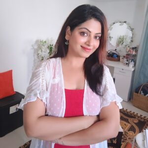 Smita Shewale Instagram - Me again 😊
 #smitashewale #instagood #photooftheday #shooting #youtube #mothersonlove #pune #gratitudeattitude #trendingnow #Happy