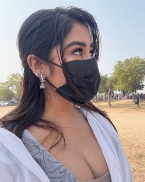 Sofia Ansari Instagram - Tu hain to main hu 👩🏻