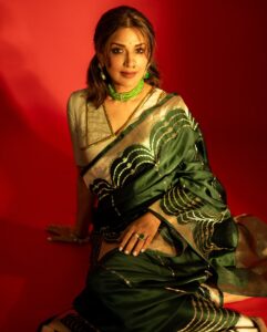 Actress Sonali Bendre HD Photos and Wallpapers March 2025