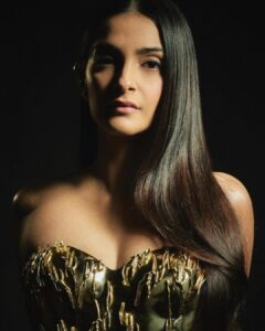 Actress Sonam Kapoor HD Photos and Wallpapers March 2025