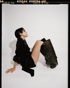 Sonoya Mizuno Instagram - Metal @metal_magazine 🐈‍⬛
Interview @phemdem
Photos @nickthompsonstudio 
Styling @monicazaframata 
Hair @danielmartin81 
Makeup @joeyjoeychoy