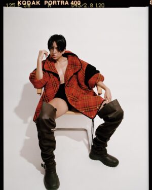 Sonoya Mizuno Instagram - Metal @metal_magazine 🐈‍⬛
Interview @phemdem
Photos @nickthompsonstudio 
Styling @monicazaframata 
Hair @danielmartin81 
Makeup @joeyjoeychoy
