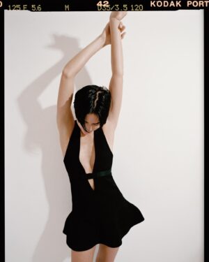 Sonoya Mizuno Instagram - Metal @metal_magazine 🐈‍⬛
Interview @phemdem
Photos @nickthompsonstudio 
Styling @monicazaframata 
Hair @danielmartin81 
Makeup @joeyjoeychoy