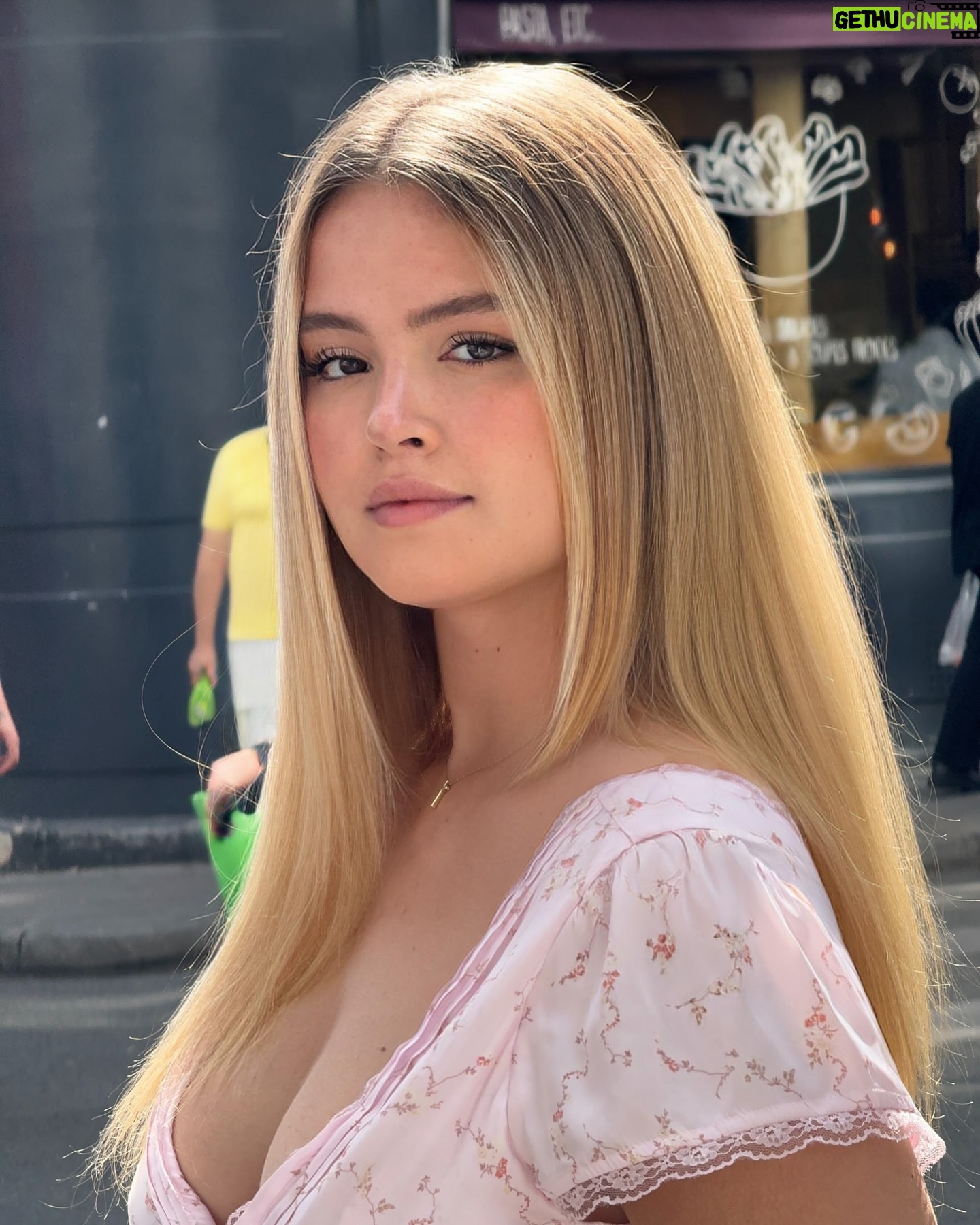 Soraya Naomi - 38.7K Likes - 🪄🪄🪄