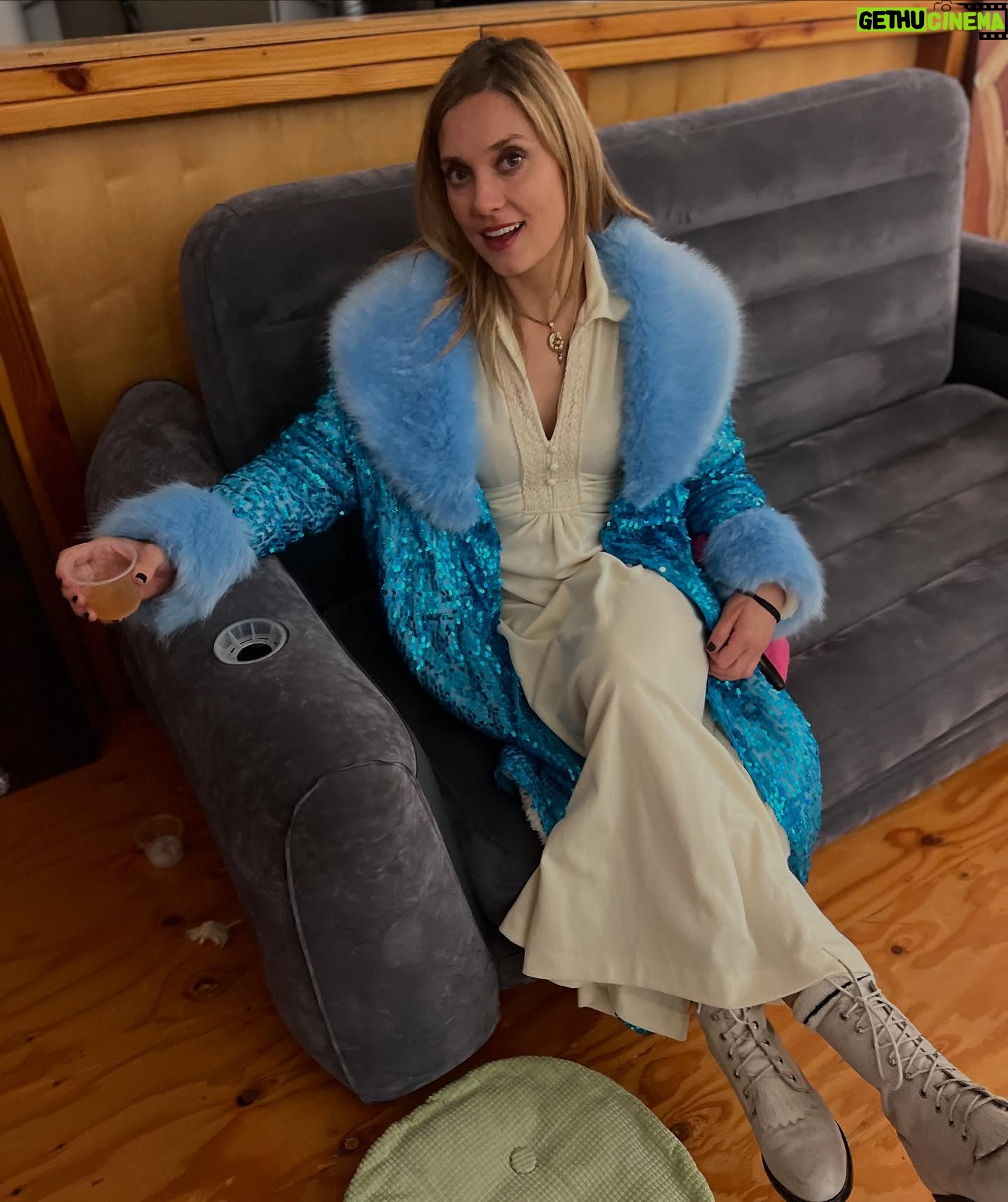Spencer Grammer - 723 Likes - Heading to Miami this weekend to sign some autographs and meet fans!
What should I do while I’m there?
📸 @nefertara_
#animatemiami2025 #rickandmorty #sumsum #spencergrammer