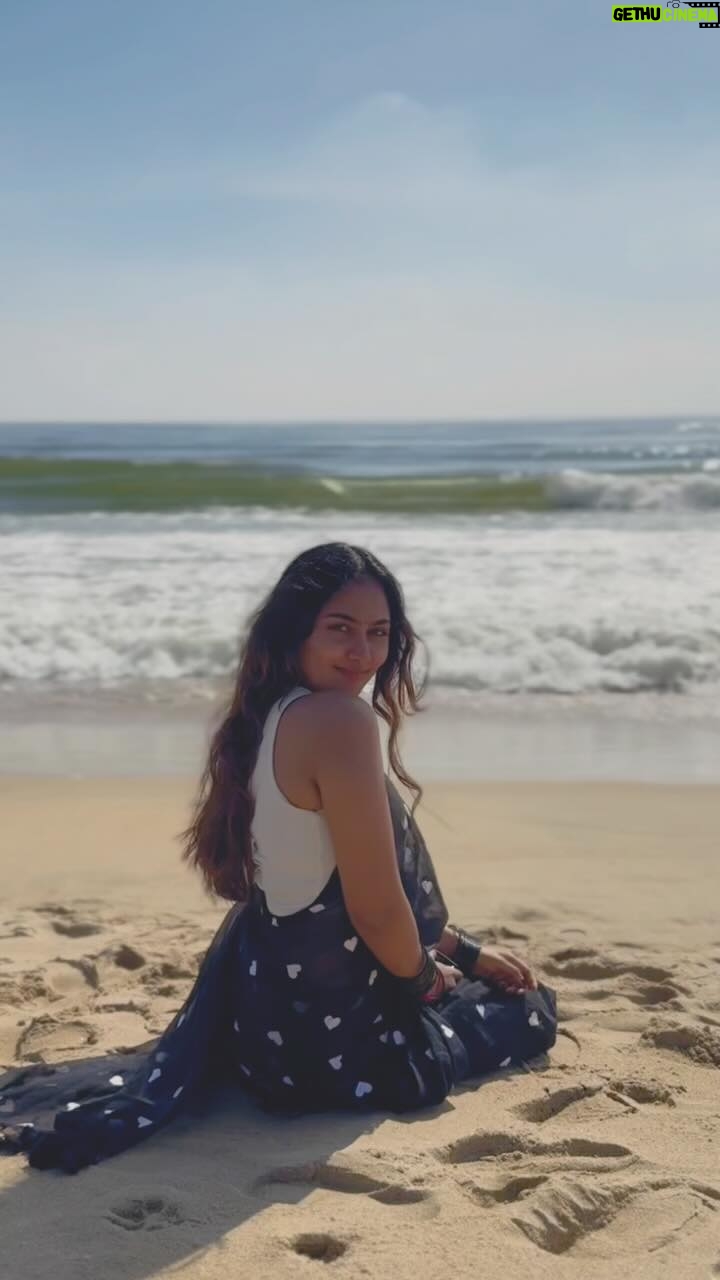 Sreethu Krishnan - 26.7K Likes - Madras Malar šøšāØā¦
Saree @kaithari_studio
#sreethukrishnan #madrasmalar #song #beach