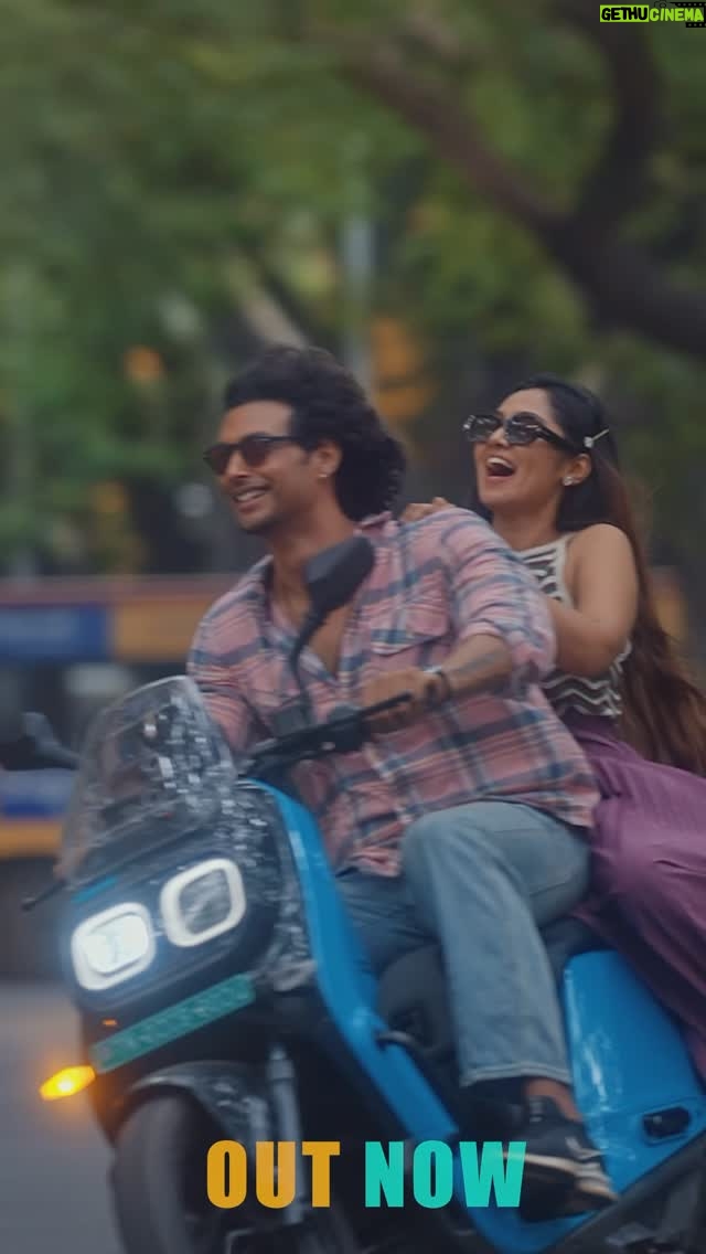 Sreethu Krishnan - 94.2K Likes - Madras Malar is blooming beautifully, all thanks to you ā¤ļøHereās one of our favorite portion from the song. Hope you love it as much as we do ā¤ļø
.
.
@the.aarjun @sreethu_krishnan @aysha7__official
.
.
.
Music @storiesbyajith
Director @manudavinci
Writer @vishnu_siva_pradeep
Producer @mr.kattiparamban
Project Designer @vaisakh_ravi
Final Cut Editor @joelkavi
Editor @rathin_radhakrishnan @nihalhameed_
Dop @sinojdop @amoshputhiyattil
Vocals @vineeth84 @aryadhayal @abhijith_damodaran_
Assistant Director @v.j._d
Title Animations @invicibleartist
Sound design @amrithshankarofficial
DI @rob_joscolorist
Lyrics @mukundanraman
Taile dop:@ikrambinibrahim
@titto_p_thankachen
Mix and Master @iamharishankarv @aural_alchemy_productions
Mix Assist santomagastya
Costumes @prasanth_baskar_
Costume Assistant @jasmine.babu_
Project Coordinator @deepu_cs___
Make Up @akshayaajay_makeupartist
Choreography @manu_raj__
Associate Dop @vishnu.kannan
Art Director @sajaymadhavan
Associate Director @sajithbalakrishna
Vfx @indrajithunni
Stills @ajmal_photography_ @sajin_sree_
Recording @akshay_kakkoth @mystudioco
Making video @christo_kriss @visanth_p_venu_here
@actorsidhaart
@72filmcompany
Co producer @shameemsulaiman772
.
.
#sreejun
#arjunsyamgopan
#sreethukrishnan
#MadrasMalar
#yelove
#biggbossmalayalamseason6