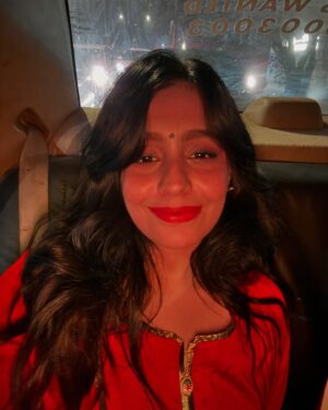 Srishti Ganguli Rindani Instagram - Shining in the sanansun like a pearlupandi ocean
