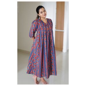 Sruthy Suresh Instagram - Dress to impress... yourself! 

Found my new fave comfy cotton dress at @stellazwoman 🌼✨ Simple, yet stylish. Explore their collection for more adorable pieces!

Earrings : @crafteria_divyas