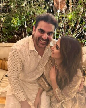 Sshura Khan Instagram - ♥️

📸 @mehak_kaushik