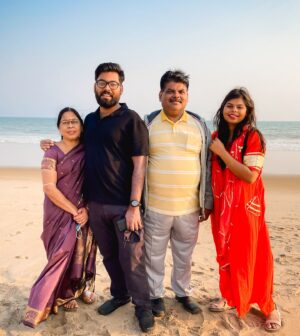 Subhalaxmi Parida Instagram - It’s been a while, coz I lost the bestest dad in the planet to colorectal cancer.
I am just grateful that his final moments were peaceful ✨ 
The past six months has been a tough ride for all of us, but if there is one thing that my dad taught us, it is to spread laughter and sunshine to his loved ones even till his final days ✨

He always wanted to see everyone around him smiling and happy and that is the torch I hope to bear for the rest of my life. ❤️

Love you dad ❤️
Lalluprasad Parida
Dec 9,1965 - Aug 31,2024.