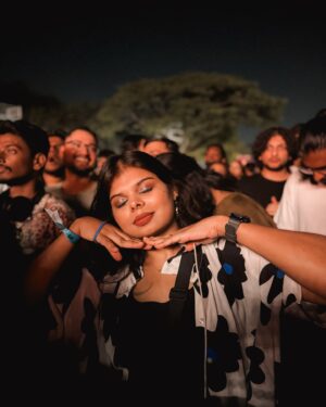 Subhalaxmi Parida Instagram - Steps out one day, clicks a million memories 💁🏻‍♀️

#edsheeran