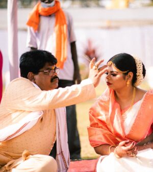 Subhalaxmi Parida Instagram - It’s been a while, coz I lost the bestest dad in the planet to colorectal cancer.
I am just grateful that his final moments were peaceful ✨ 
The past six months has been a tough ride for all of us, but if there is one thing that my dad taught us, it is to spread laughter and sunshine to his loved ones even till his final days ✨

He always wanted to see everyone around him smiling and happy and that is the torch I hope to bear for the rest of my life. ❤️

Love you dad ❤️
Lalluprasad Parida
Dec 9,1965 - Aug 31,2024.