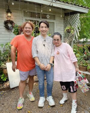 Sudarat Butrprom Instagram - ขอบคุณเจ้าภาพเลี้ยงข้าวเที่ยง 🍜🍲🍛🥗🍝🍱🍥🍦🍧🍔🍕🍗🌭🥩🥨🌮🍕🍖🍔🥞🧇🧀