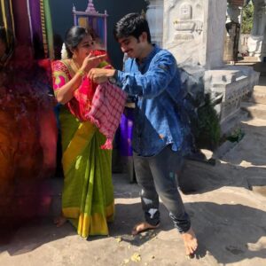 Sudeepa Pinky Instagram - Happy Sankranthi 🤩 

#HappySankranth#MakarSankranti
#SankranthiCelebration
#SankranthiVibes#FestivalOfHarvest
#Pongal2025 #HarvestFestival #TraditionalVibes #FestiveMood #ColorfulKites #KiteFestival #RangoliDesigns #IndianCulture #SweetMoments #PongalDelicacies #SugarcaneJoy #HarvestFeast #IndianTradition #UttarayanFestival #BhogiPallu #AndhraSankranthi