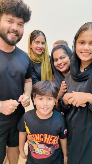 Suhana Basheer Instagram - PRANK 🤣😂 JUST GIVE ME MY MONEY 💰 😜🤣

#justgivememymoney #prank #comedy #funny #basheerbashi