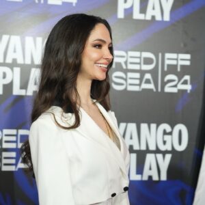 Sumaya Rida Instagram - @yangoplay gala at @redseafilm ✨
Wearing @jimmychoo 
Jewelry @robertobravo 
Suit by @m.y.atelier 
MUAH @salon_mermaid 
Commercial Management @plan2h