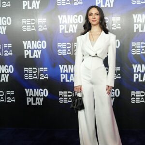 Sumaya Rida Instagram - @yangoplay gala at @redseafilm ✨
Wearing @jimmychoo 
Jewelry @robertobravo 
Suit by @m.y.atelier 
MUAH @salon_mermaid 
Commercial Management @plan2h