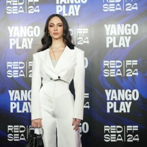 Sumaya Rida Instagram - @yangoplay gala at @redseafilm ✨
Wearing @jimmychoo 
Jewelry @robertobravo 
Suit by @m.y.atelier 
MUAH @salon_mermaid 
Commercial Management @plan2h