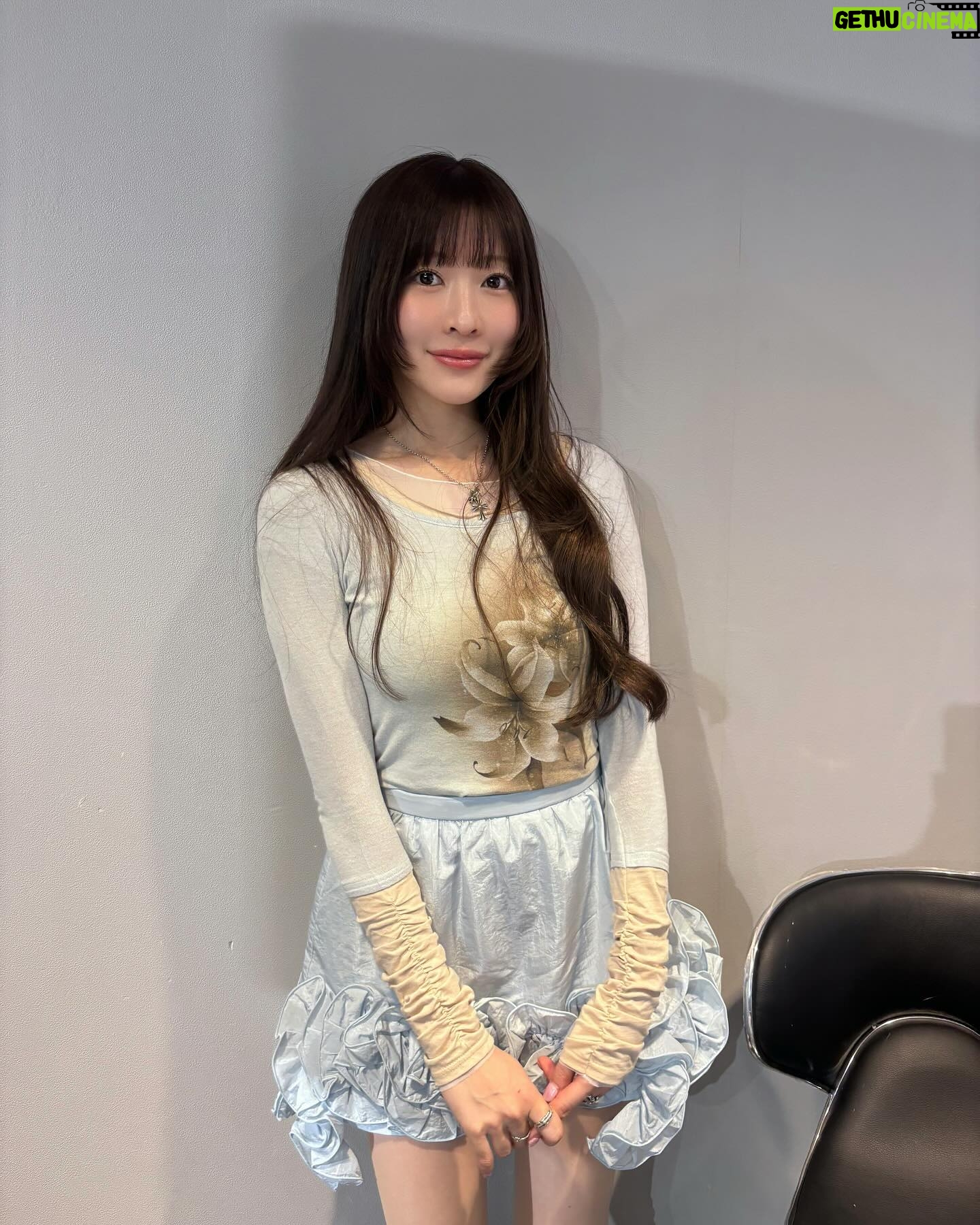 Sumire Yoshida - 5.3K Likes - .
ツアー前にレイヤーたっぷりにしてもらった✂︎🩵
さかちありがと(ᐡ o̴̶̷̤ ﻌ o̴̶̷̤ ᐡ)໒꒱·゚♡
#すち女子 #hairstyle #haircut #leyercut #haircolor